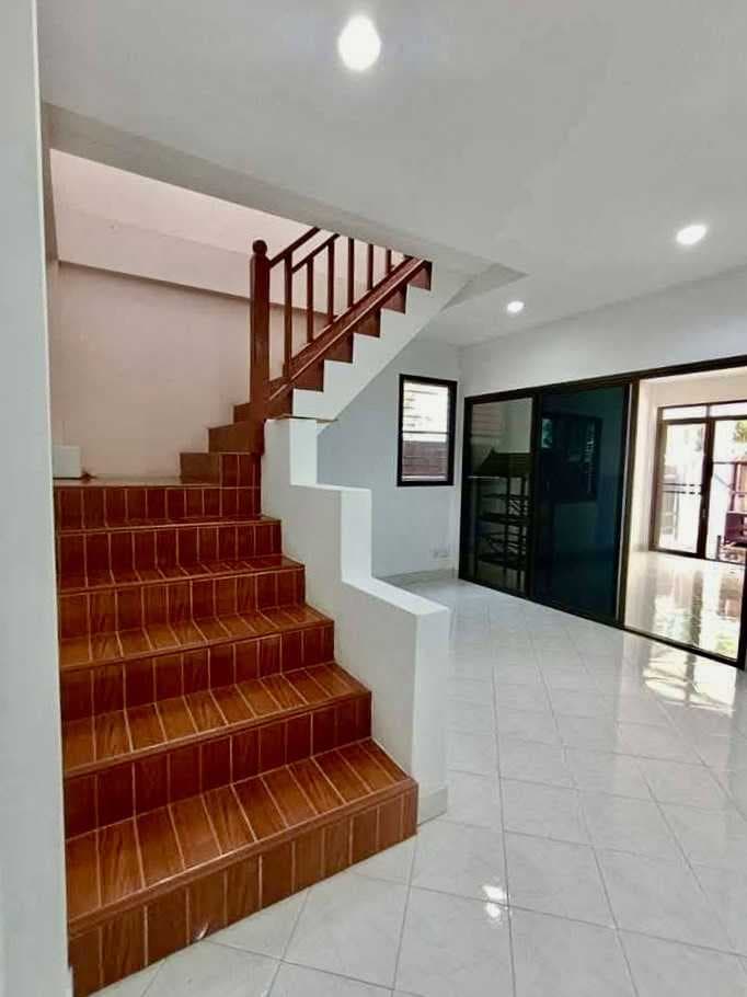 ขายด่วน! บ้านแฝดสร้างเอง ทำเลรังสิต คลอง 2 – ธัญบุรี เนื้อที่ 35 ตร.ว. | พื้นที่ใช้สอย 196 ตร.ม. ห่างถนนใหญ่เพียง 750 เมตร | บ้านสภาพดี พร้อมเข้าอยู่