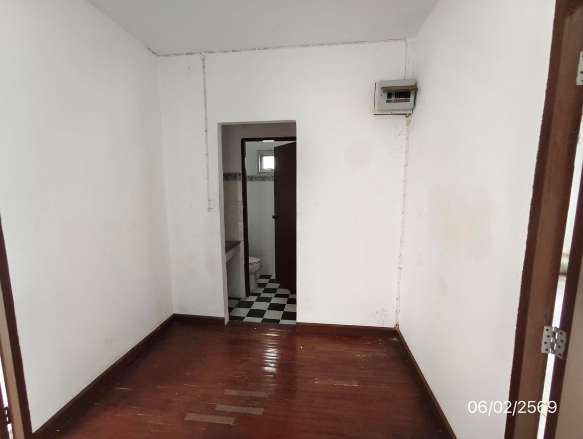 บ้านเดี่ยว คลองจั่น บางกะปิ กรุงเทพฯ พื้นที่ใช้สอย 270 ตร.ม. ทำเลศักยภาพใจกลางเมือง เดินทางสะดวก ใกล้แหล่งอำนวยความสะดวกครบครัน