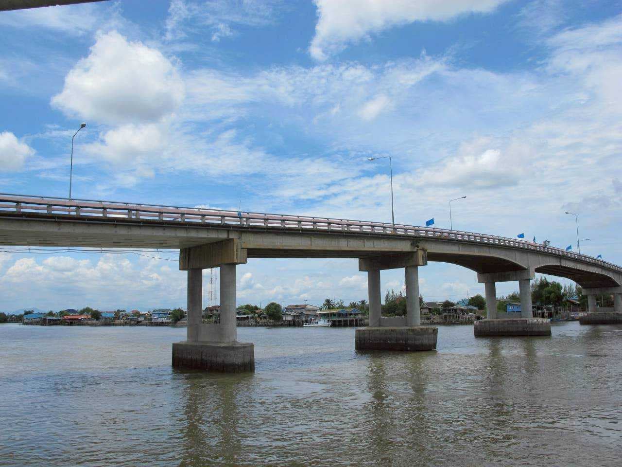 ขายที่ดินทำเลศักยภาพ 4-1-61 ไร่ ติดถนนใหญ่ ใกล้ปากอ่าวบางตะบูน อ.บ้านแหลม จ.เพชรบุรี