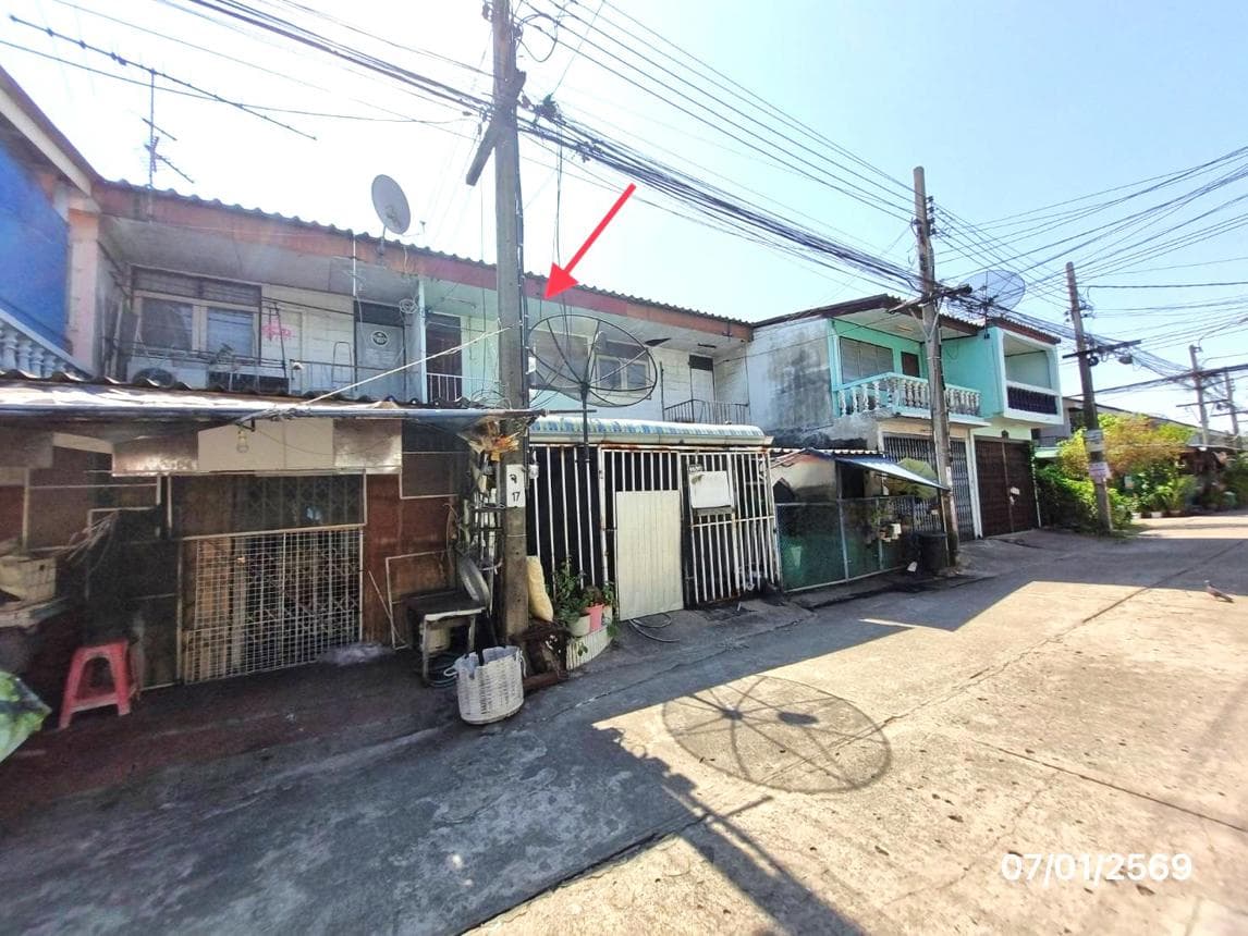 ขายทาวน์เฮ้าส์ เสนานิเวศน์ (Sena Niwet) จรเข้บัว-บางกะปิ ทำเลเกษตร-นวมินทร์ ราคาล้านต้นๆ เดินทางสะดวก ใกล้ทางด่วนและรถไฟฟ้า