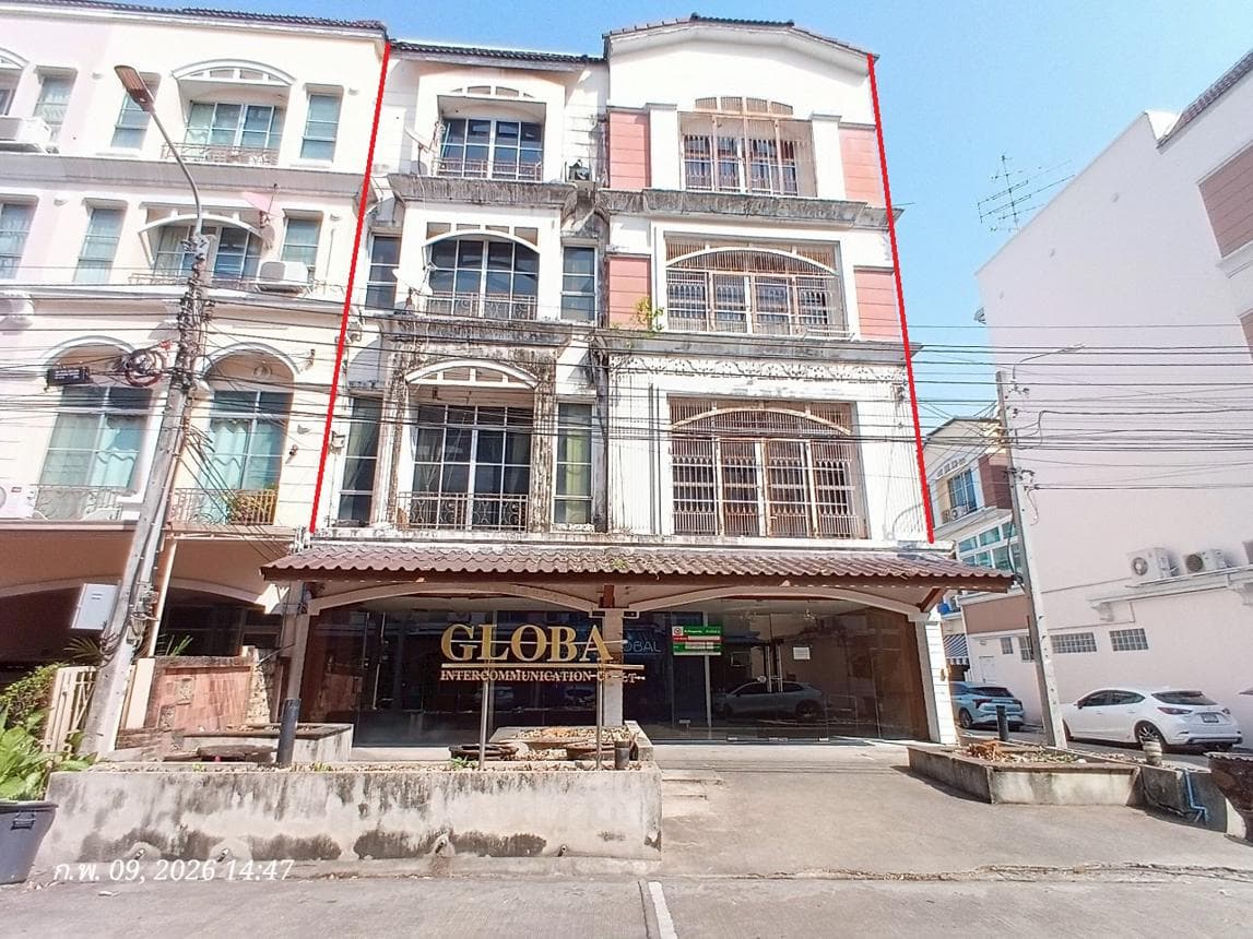 ขายทาวน์โฮม/โฮมออฟฟิศ บ้านกลางเมือง แยกรัชดา-ลาดพร้าว เขตจตุจักร พื้นที่ใช้สอยระดับคฤหาสน์ 994 ตร.ม. ทำเลทองใจกลางเมือง