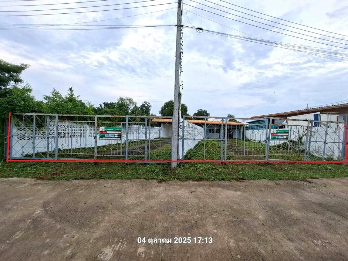 ขายบ้านเดี่ยว สองพี่น้อง สุพรรณบุรี ทำเลเนินพระปรางค์ เนื้อที่ 84.3 ตร.ว. พื้นที่ใช้สอย 308 ตร.ม. 8 ห้องนอน 4 ห้องน้ำ สภาพดี พร้อมอยู่