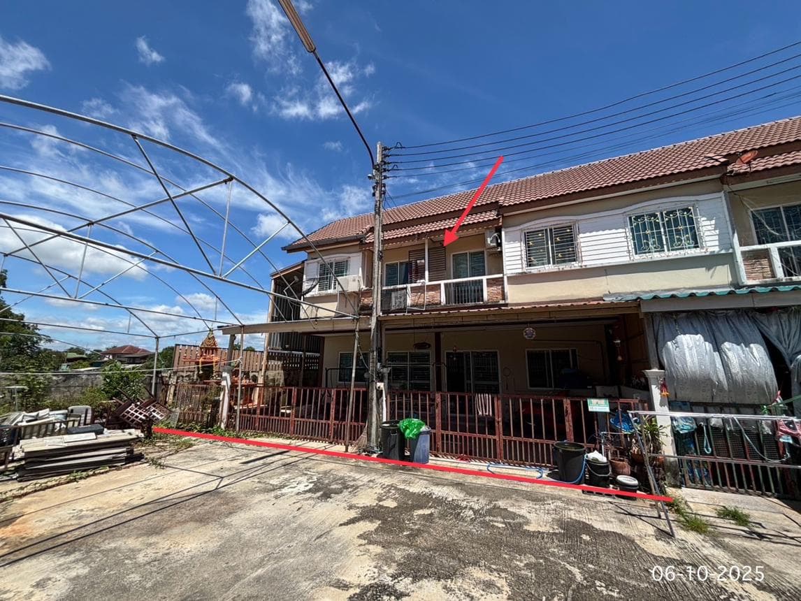 ทาวน์เฮ้าส์ วราภิรมย์ นครชัยศรี บางกระเบา นครปฐม 4 ห้องนอน 4 ห้องน้ำ พื้นที่ใช้สอยกว้างขวาง 251.1 ตร.ม. ทำเลดีราคา 3 ล้านต้นๆ