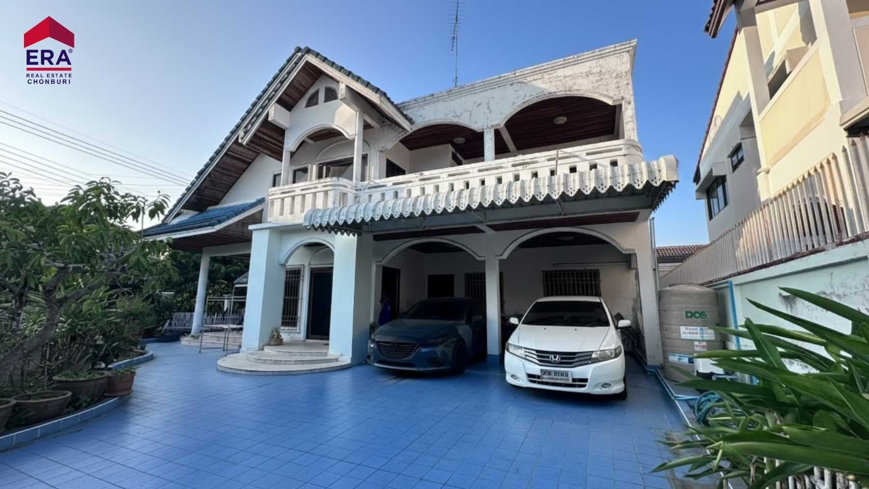 ขายบ้านเดี่ยวศรีราชา หมู่บ้านตระกูลทอง หลังใหญ่ 2 ชั้น 86 ตร.ว. 5ห้องนอน ใกล้เซ็นทรัลศรีราชา