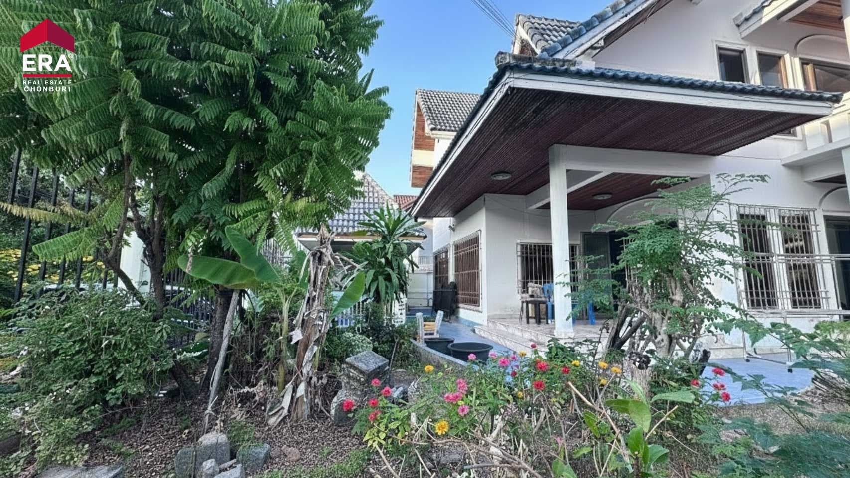 ขายบ้านเดี่ยวศรีราชา หมู่บ้านตระกูลทอง หลังใหญ่ 2 ชั้น 86 ตร.ว. 5ห้องนอน ใกล้เซ็นทรัลศรีราชา