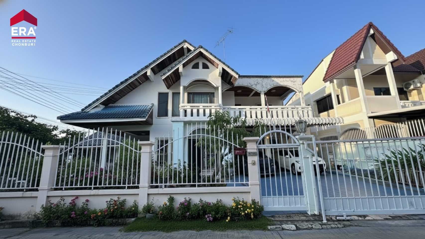 ขายบ้านเดี่ยวศรีราชา หมู่บ้านตระกูลทอง หลังใหญ่ 2 ชั้น 86 ตร.ว. 5ห้องนอน ใกล้เซ็นทรัลศรีราชา