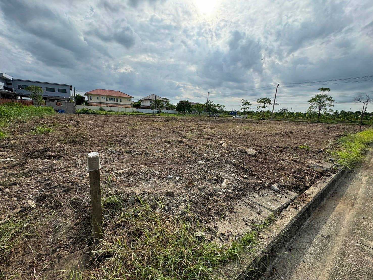 ขายที่ดินเปล่า 460 ตรว หมู่บ้านเพชรวงแหวน ใกล้ถนนพระราม 2