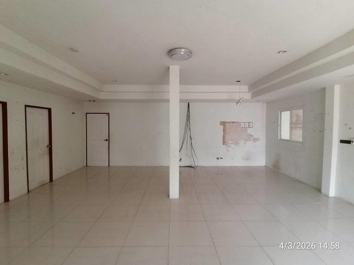 ขายบ้านเดี่ยว 2 ห้องนอน พื้นที่ใช้สอย 196.25 ตร.ม. ทำเลสงบ บ้านโคก เมืองมุกดาหาร