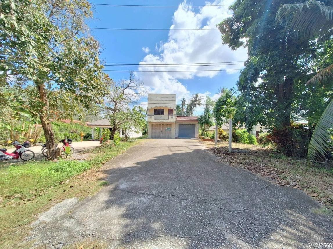 ขายบ้านเดี่ยว หนองช้างแล่น ห้วยยอด ตรัง 3 ห้องนอน พื้นที่กว้าง 266.5 ตร.ม. ทำเลสงบ เป็นส่วนตัว