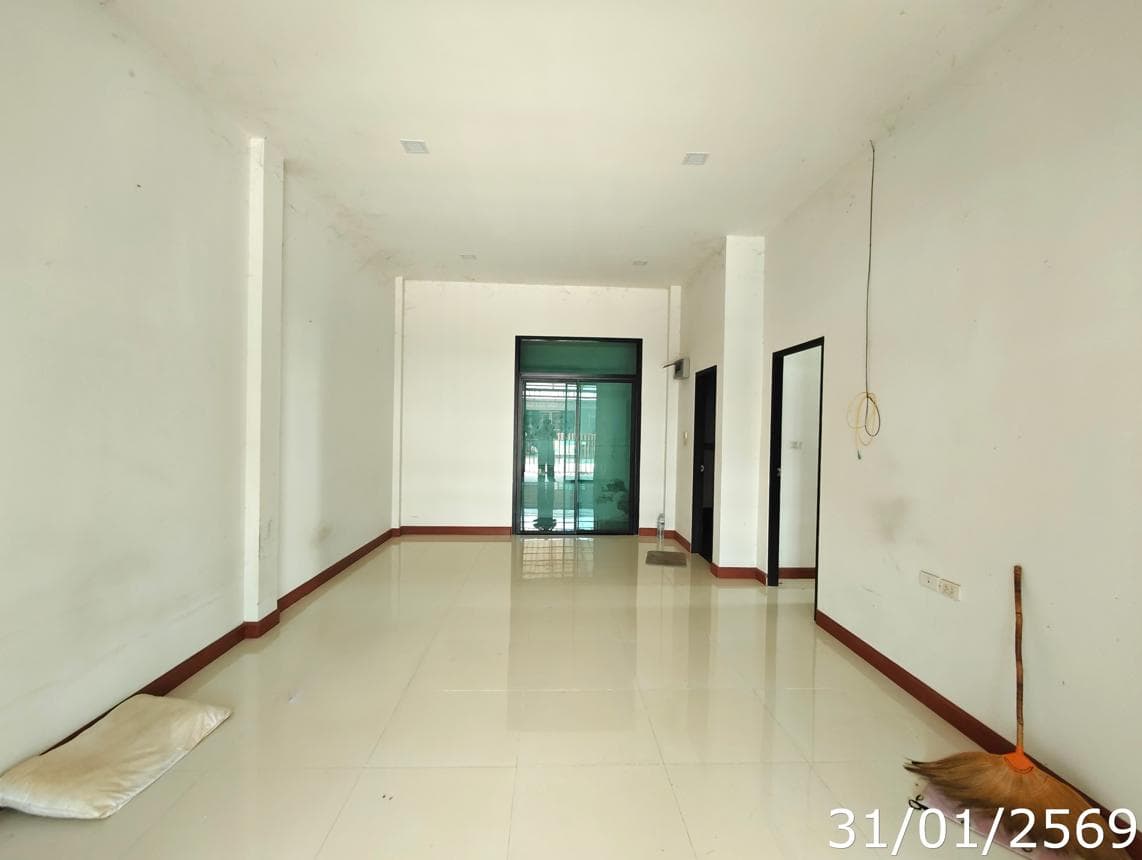 บ้านเดี่ยว เลควิลล์ ปลวกแดง ระยอง 2 ห้องนอน 2 ห้องน้ำ พื้นที่ 112.44 ตร.ม. บนเนื้อที่ 40.6 ตร.ว. ทำเลศักยภาพใกล้แหล่งงาน ราคาไม่ถึง 2 ล้าน