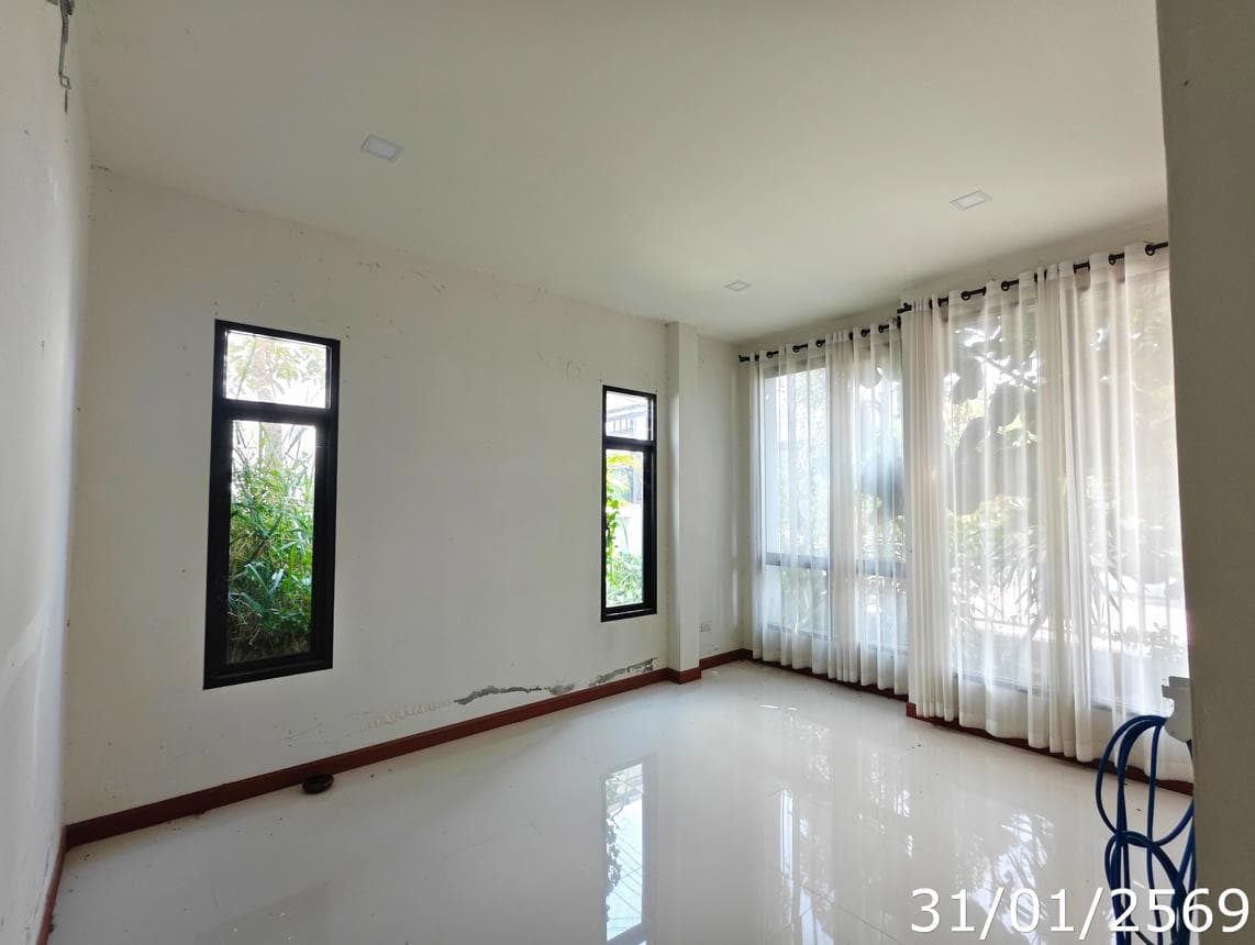 บ้านเดี่ยว เลควิลล์ ปลวกแดง ระยอง 2 ห้องนอน 2 ห้องน้ำ พื้นที่ 112.44 ตร.ม. บนเนื้อที่ 40.6 ตร.ว. ทำเลศักยภาพใกล้แหล่งงาน ราคาไม่ถึง 2 ล้าน