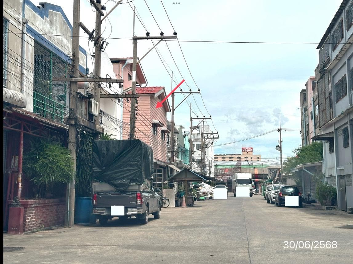 อาคารโรงงาน พงษ์ศิริชัย 2 อ้อมใหญ่ สามพราน นครปฐม พื้นที่ 40.2 ตร.ว. พื้นที่ใช้สอย 440 ตร.ม. 4 ห้องนอน 2 ห้องน้ำ