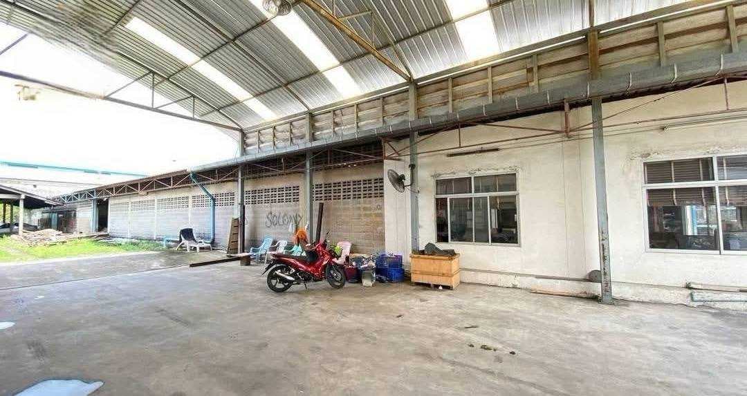 ขาย โกดัง/โรงงาน ปู่เจ้าสมิงพราย 4-1-64 ไร่ รถเทรลเลอร์ รถคอนเทรนเนอร์ เข้า-ออกสะดวก