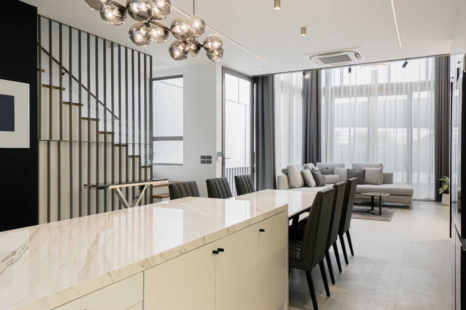 ขายทาวน์โฮม 4 ชั้น LUXE 35 Townhome โมเดิร์น เพดานสูงลักซ์ชูมีลิฟต์ 3 ห้องนอน 4 ห้องน้ำ 36 ตารางวา จอดรถได้ 4 คัน ใกล้ MRT ลาดพร้าว
