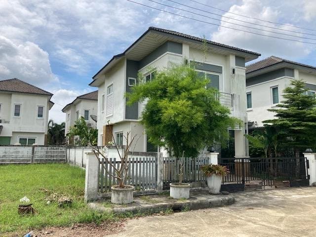 บ้านแฝด เมืองนครศรีธรรมราช
