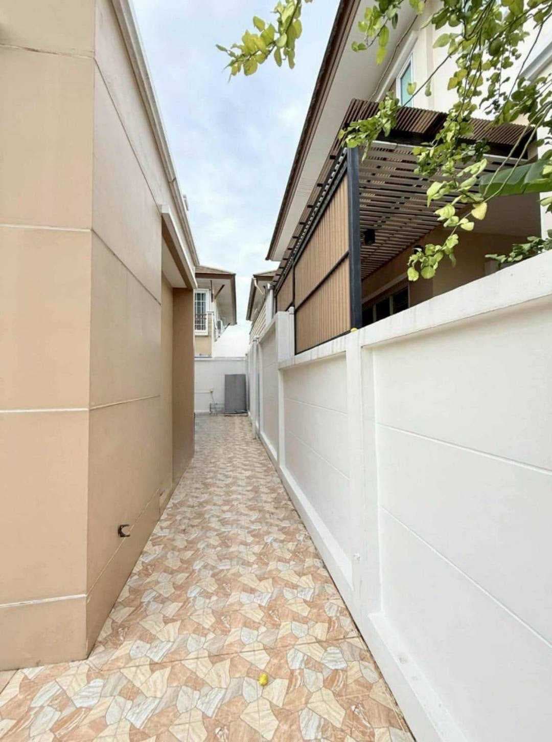 บ้านเดี่ยว 2 ชั้น (โครงการสยามธารามันตรา) ต.บ้านบึง อ.บ้านบึง จ.ชลบุรี