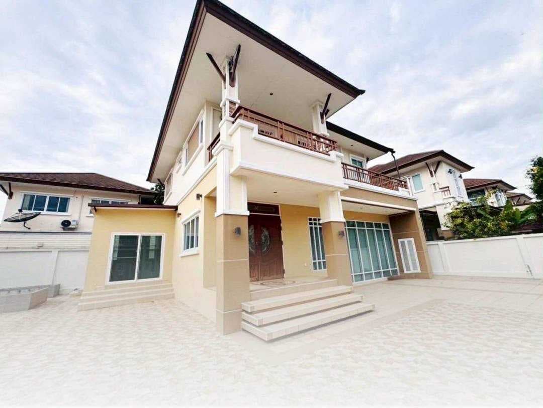 บ้านเดี่ยว 2 ชั้น (โครงการสยามธารามันตรา) ต.บ้านบึง อ.บ้านบึง จ.ชลบุรี