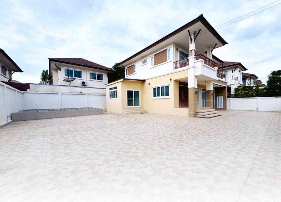 บ้านเดี่ยว 2 ชั้น (โครงการสยามธารามันตรา) ต.บ้านบึง อ.บ้านบึง จ.ชลบุรี