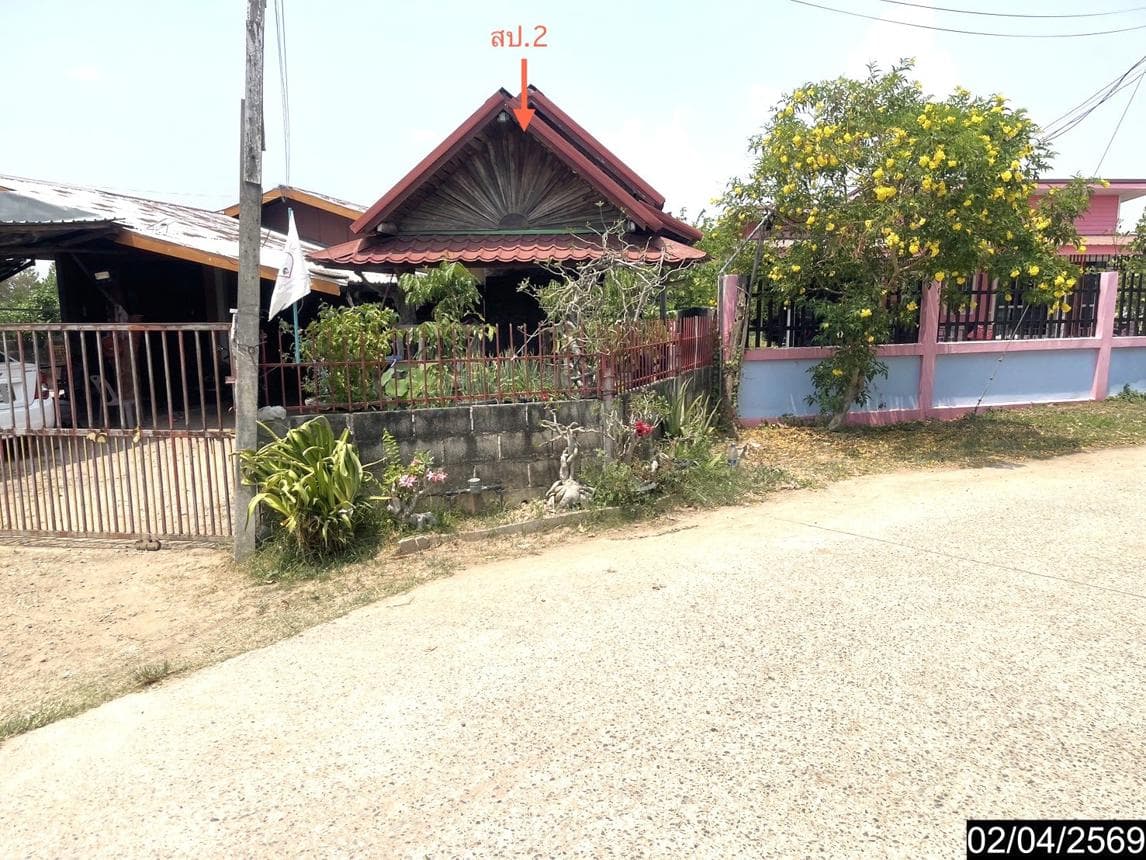 บ้านเดี่ยว หนองโน กระนวน ขอนแก่น 2 ห้องนอน 1 ห้องน้ำ พื้นที่ 133 ตร.ม. บนที่ดินขนาดใหญ่ 79.4 ตร.ว. ทำเลสงบเป็นส่วนตัว พื้นที่รอบบ้านกว้างขวาง ราคาพิเศษ 1.24 ล้าน