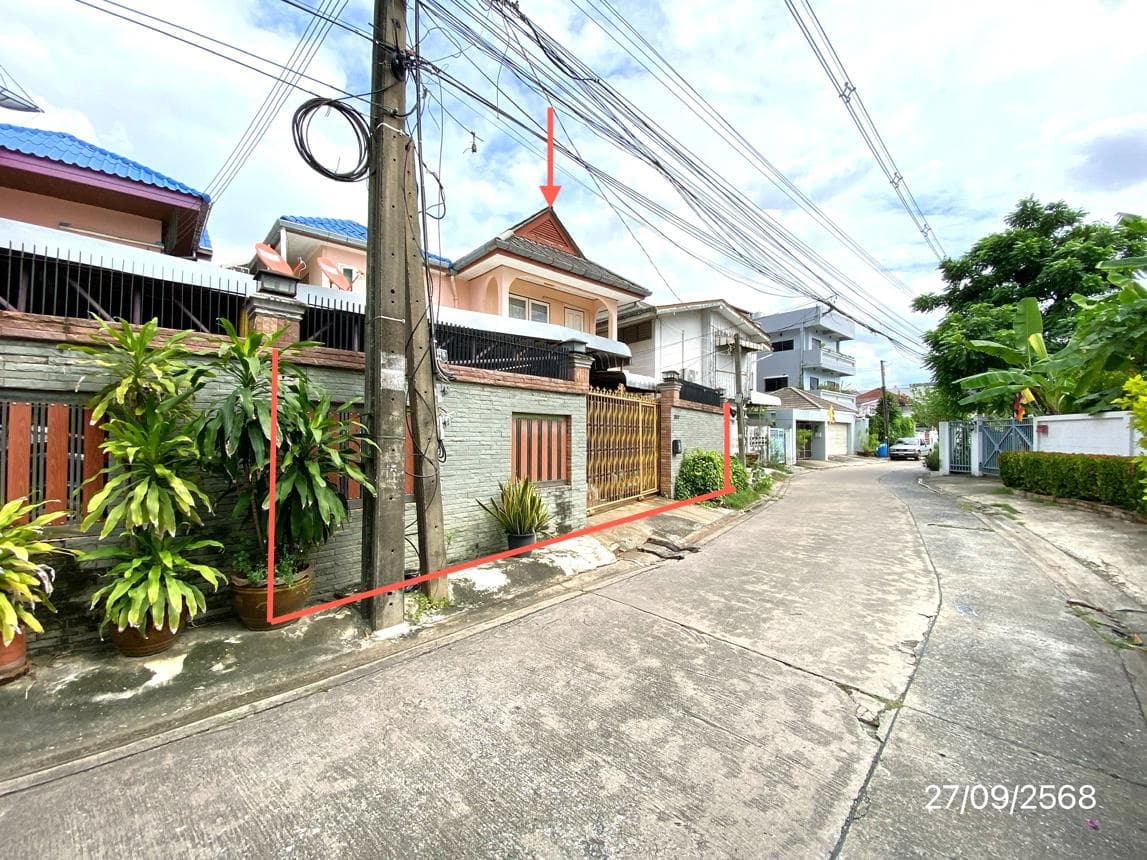 ขายบ้านเดี่ยว เขตบางเขน กรุงเทพมหานคร ทำเลลาดยาว เนื้อที่ 56 ตร.ว. พื้นที่ใช้สอย 311 ตร.ม. 6 ห้องนอน 3 ห้องน้ำ สภาพดี พร้อมอยู่