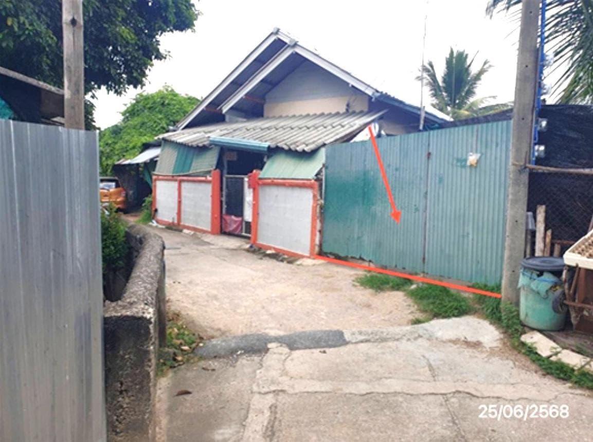 บ้านเดี่ยว ชมพู เมืองลำปาง พื้นที่กว้าง 49.5 ตร.ว. ทำเลดี ราคาไม่ถึงล้าน เดินทางสะดวก
