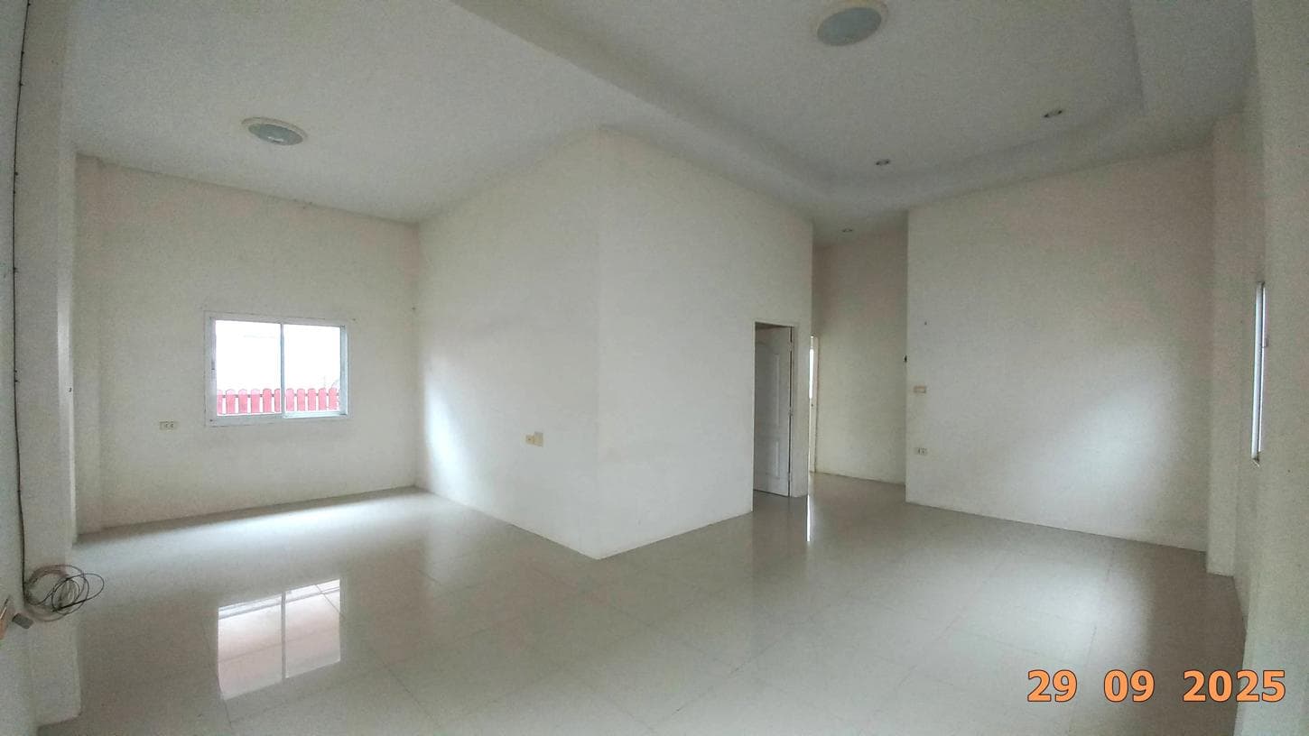 บ้านเดี่ยว แปลงยาว ฉะเชิงเทรา 2 ห้องนอน 1 ห้องน้ำ พื้นที่ 108.93 ตร.ม. บนที่ดินกว้างขวาง 52 ตร.ว. ทำเลสงบ ใกล้แหล่งอุตสาหกรรม เดินทางสะดวก ราคาคุ้มค่าเพียง 1.6 ล้าน