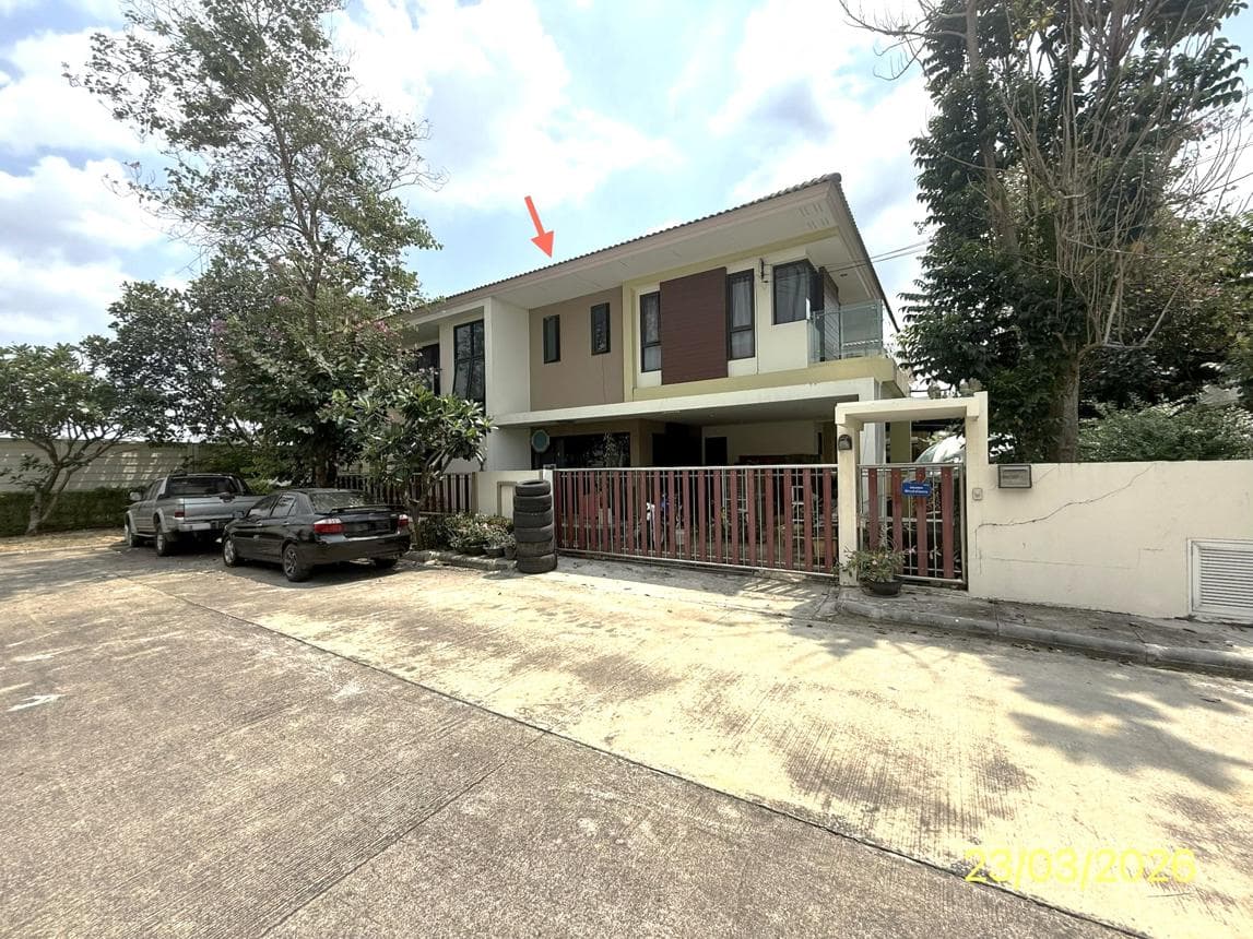 ขายบ้านเดี่ยว โครงการชวนชมพาร์ค 2 ไทรน้อย นนทบุรี ฟังก์ชันใหญ่ 5 ห้องนอน 4 น้ำ พื้นที่ใช้สอย 237.24 ตร.ม. บนที่ดิน 87.2 ตร.ว. ราคา 5.98 ล้าน