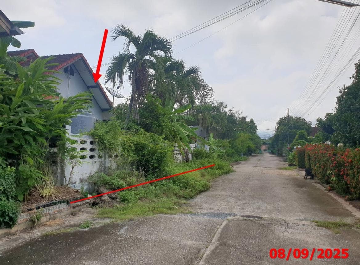 บ้านเดี่ยว ต้นธงชัย เมืองลำปาง ลำปาง 3 ห้องนอน 2 ห้องน้ำ พื้นที่ใช้สอย 161.2 ตร.ม. ทำเลดีเดินทางสะดวก บรรยากาศร่มรื่น ราคาพิเศษ 3.2 ล้าน