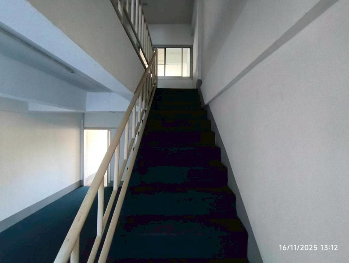 ขายอาคารพาณิชย์ 2 ห้องนอน 2 ห้องน้ำ พื้นที่ 151 ตร.ม. ทำเลทองเวียง เมืองเชียงราย เหมาะทำธุรกิจและโฮมออฟฟิศ ราคา 2.6 ล้าน