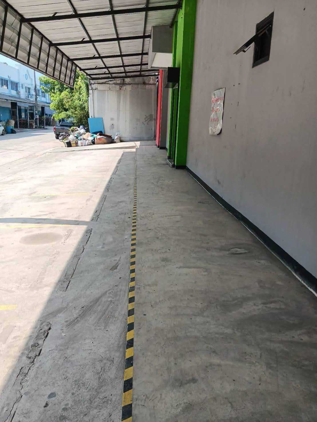 ขายโกดัง1,500ตรม.ทำเลทองถนนเทพารักษ์ สภาพดีพร้อมใช้งาน