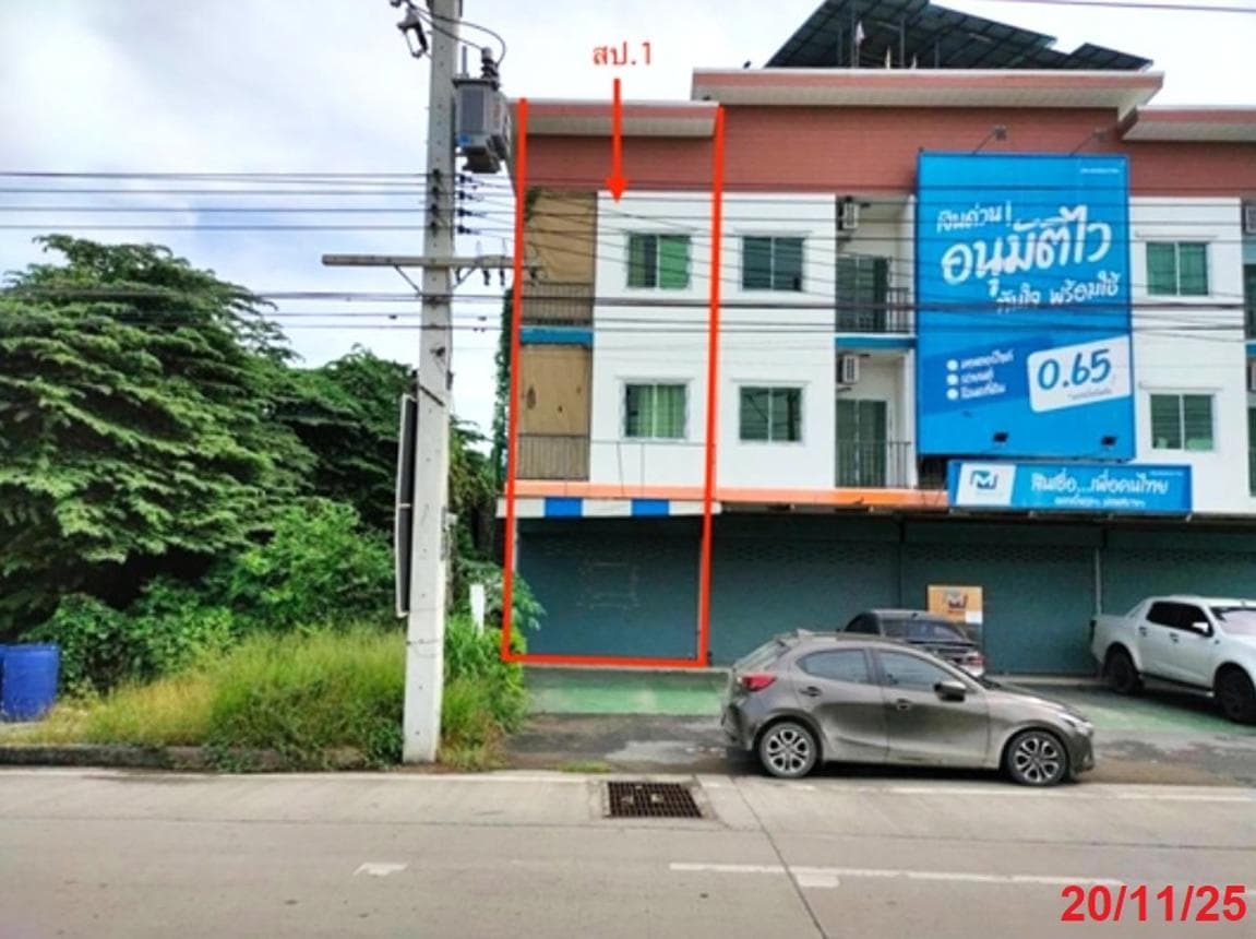 ขายอาคารพาณิชย์ 3 ชั้น ทำเลทองย่านนิคมสร้างตนเอง เมืองลพบุรี พื้นที่ใช้สอย 166.4 ตร.ม. เหมาะประกอบธุรกิจและอยู่อาศัย ใกล้แหล่งชุมชน