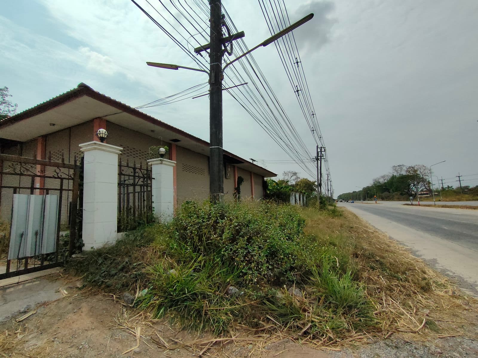 ที่ดินพร้อมสิ่งปลูกสร้าง เมืองหนองบัวลำภู หนองบัวลำภู