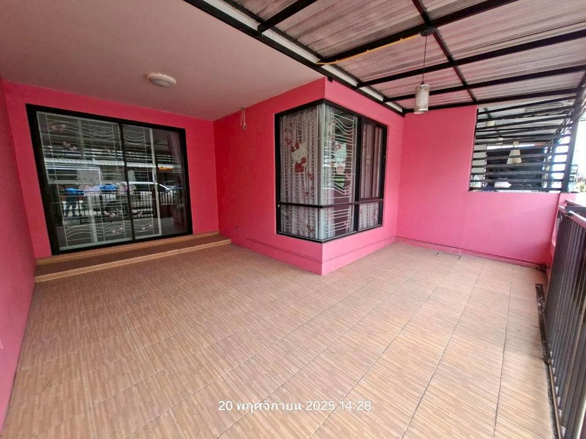 ทาวน์โฮม บิ๊กเกอร์ โฮม (Bigger Home) 2 ห้องนอน เนื้อที่กว้าง 26.6 ตร.ว. ทำเลมาบยางพร ปลวกแดง ระยอง ราคา 1.49 ล้าน