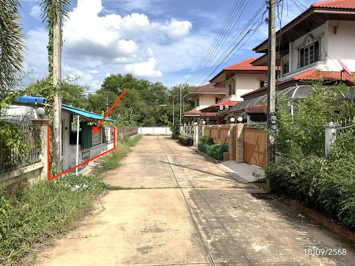 บ้านเดี่ยว เมืองสระแก้ว สระแก้ว 2 ห้องนอน 2 ห้องน้ำ พื้นที่ใช้สอยกว้างขวาง 181.5 ตร.ม. บนที่ดิน 56 ตร.ว. ทำเลดีเดินทางสะดวก ราคาพิเศษ 1.06 ล้าน