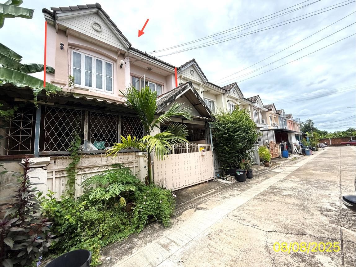 ทาวน์เฮ้าส์ บุศรินทร์ พิมลราช บางบัวทอง นนทบุรี 3 ห้องนอน 2 ห้องน้ำ พื้นที่กว้าง 123 ตร.ม. บนที่ดิน 23.2 ตร.ว. ทำเลดีโครงการแลนด์แอนด์เฮ้าส์ ราคาพิเศษ 2 ล้าน