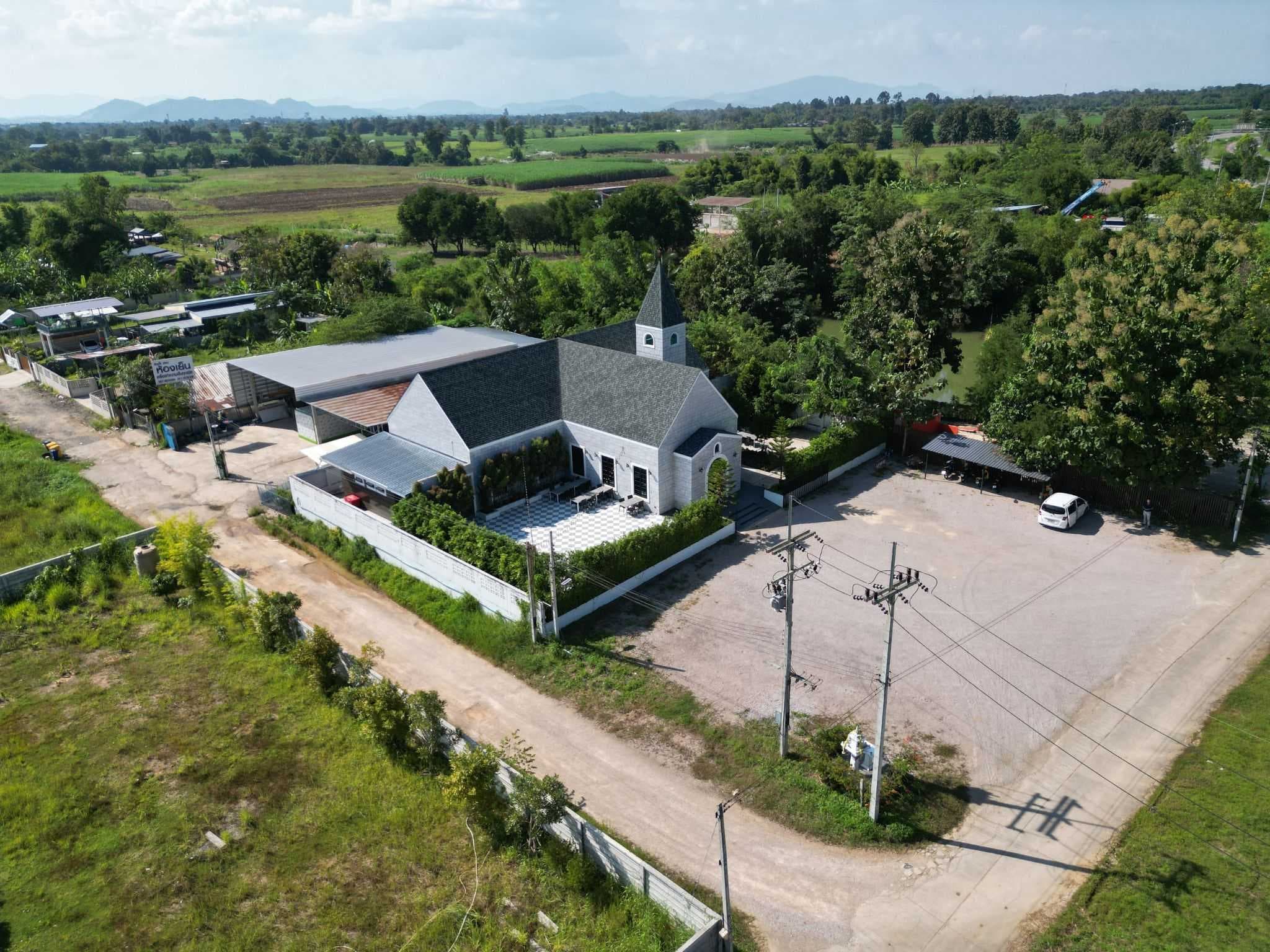 ขายร้านอาหารแต่งหรู ใกล้โรบินสันแม่สอด5นาที พร้อมทีมงานและอุปกรณ์ในร้าน ทำกิจการรับรายได้ต่อได้ทันที