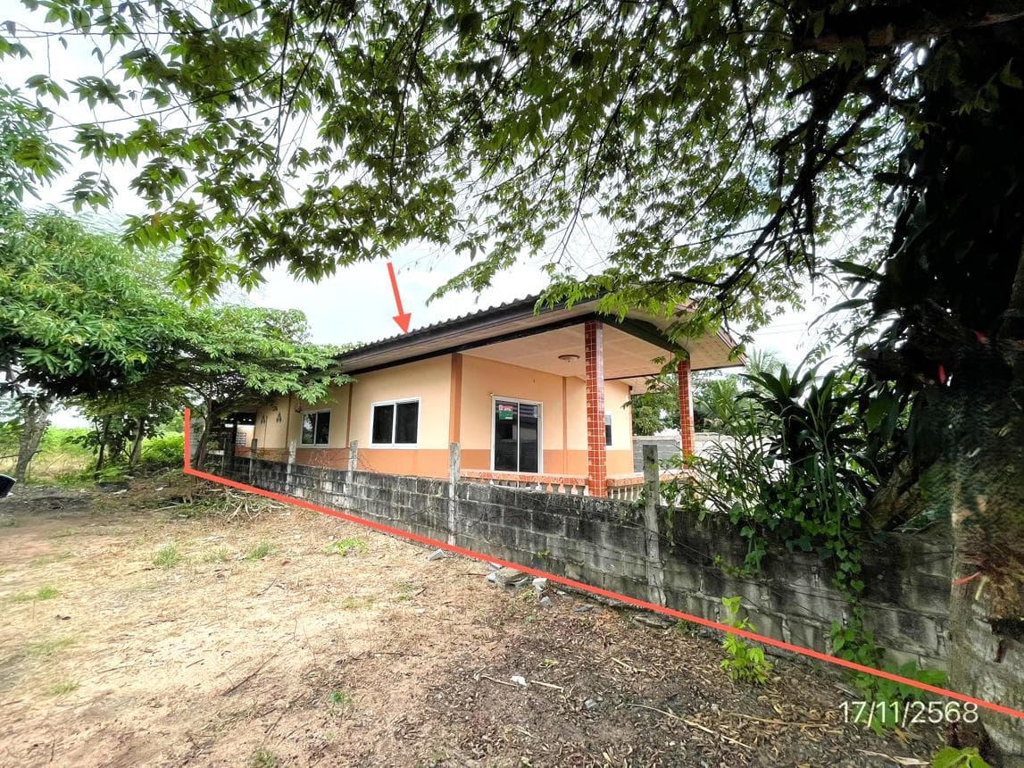 บ้านเดี่ยว บึง ศรีราชา ชลบุรี พื้นที่ 87 ตร.ว. พื้นที่ใช้สอย 136 ตร.ม. 2 ห้องนอน 2 ห้องน้ำ