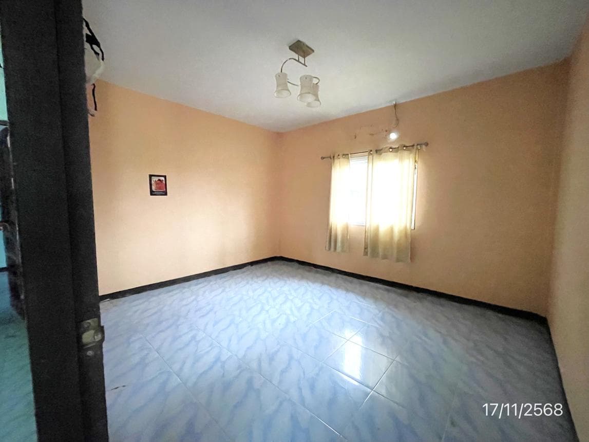 บ้านเดี่ยว บึง ศรีราชา ชลบุรี พื้นที่ 87 ตร.ว. พื้นที่ใช้สอย 136 ตร.ม. 2 ห้องนอน 2 ห้องน้ำ