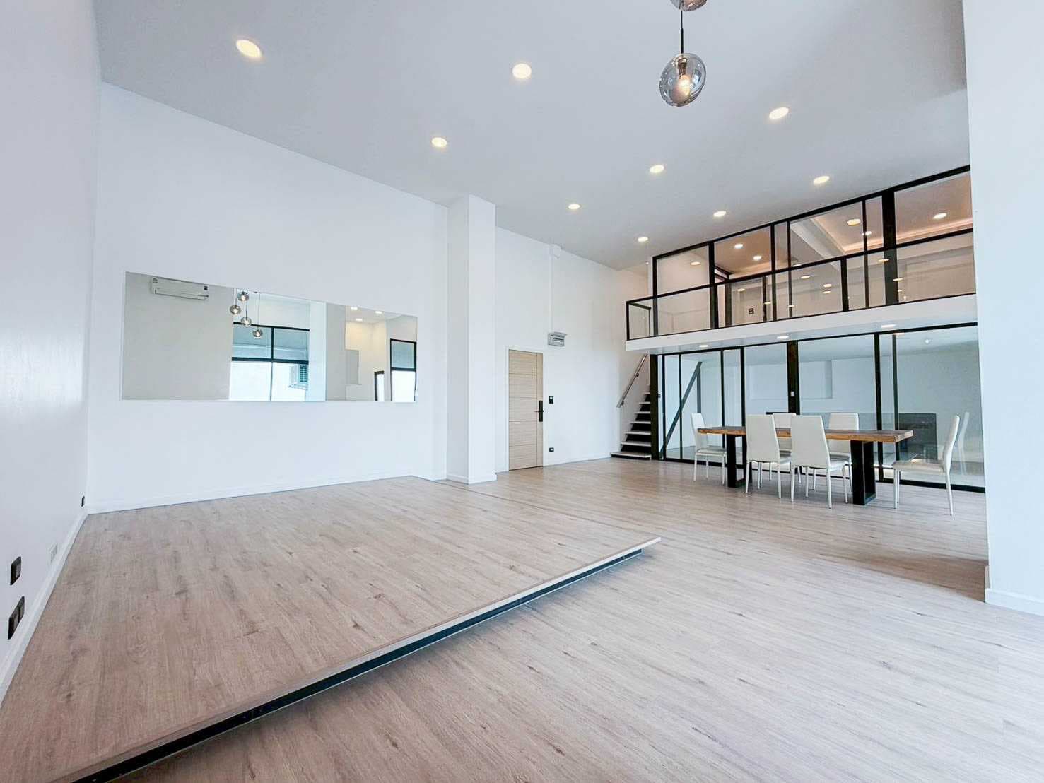 ขายโคตรคุ้ม คอนโด CNP ซีเอ็นพี Condo แจ้งวัฒนะ 100 ตรม ใกล้ MRT สายสีชมพู เมืองทองธานี ชั้น 16