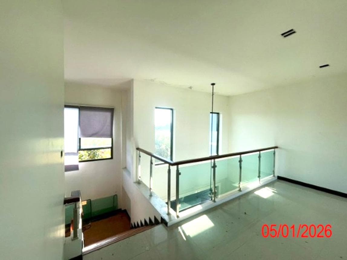 ขายบ้านเดี่ยว บ้านกลาง เมืองลำพูน 2 ห้องนอน 2 ห้องน้ำ พื้นที่กว้าง 267.27 ตร.ม. บนเนื้อที่ 85.7 ตร.ว. ทำเลดีใกล้แหล่งจ้างงานนิคมลำพูนนั่นเอง