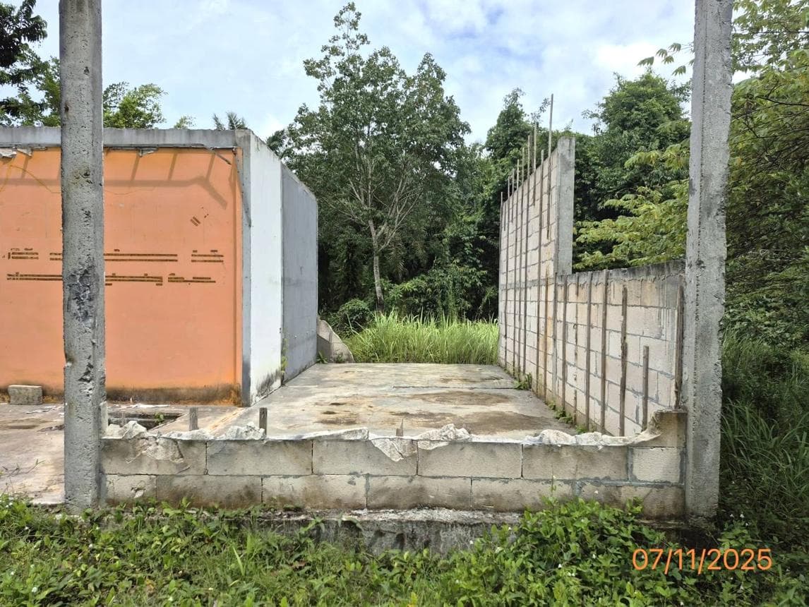 ขายอาคารสำนักงาน ทุ่งสง นครศรีธรรมราช ทำเลเขาโร เนื้อที่กว้าง 93.8 ตร.ว. สภาพดี ราคาคุ้มค่า เหมาะสำหรับทำออฟฟิศ หรือสำนักงาน