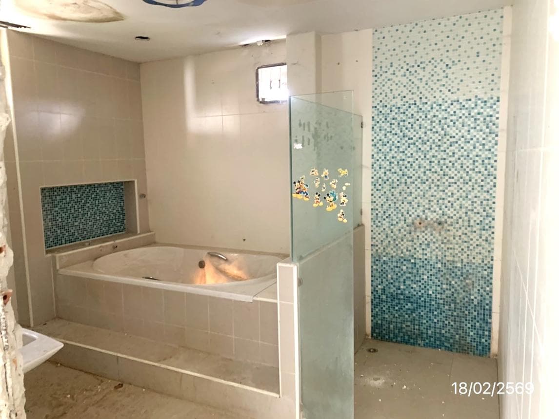 ขายอาคารพาณิชย์ ตลิ่งชัน เมืองสระบุรี สระบุรี พื้นที่ 30 ตร.ว. พื้นที่ใช้สอย 864 ตร.ม. 13 ห้องนอน 7 ห้องน้ำ ทำเลธุรกิจ
