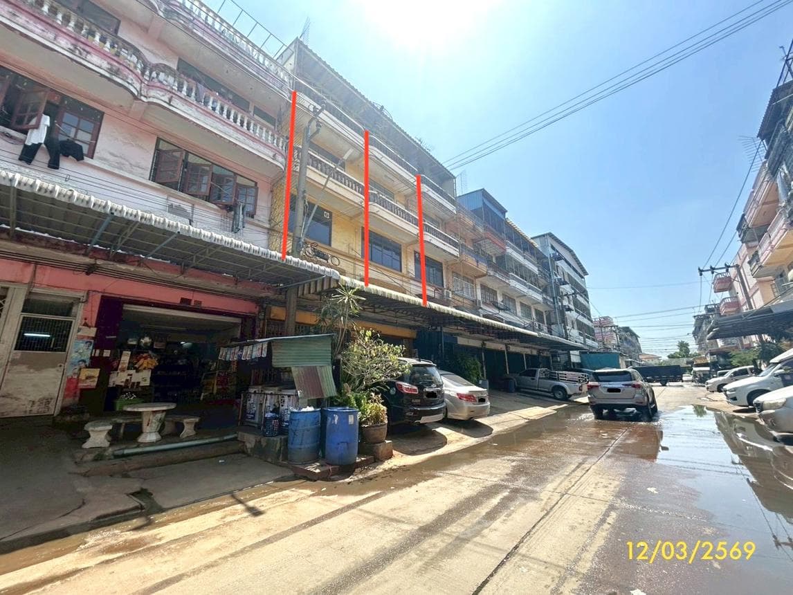 อาคารพาณิชย์ขนาดใหญ่ วงแหวนแสงประทีป (Wongwaen Saengprathip) ท่าข้าม บางขุนเทียน พื้นที่ใช้สอยจุใจ 872 ตร.ม. ทำเลทองย่านพระราม 2