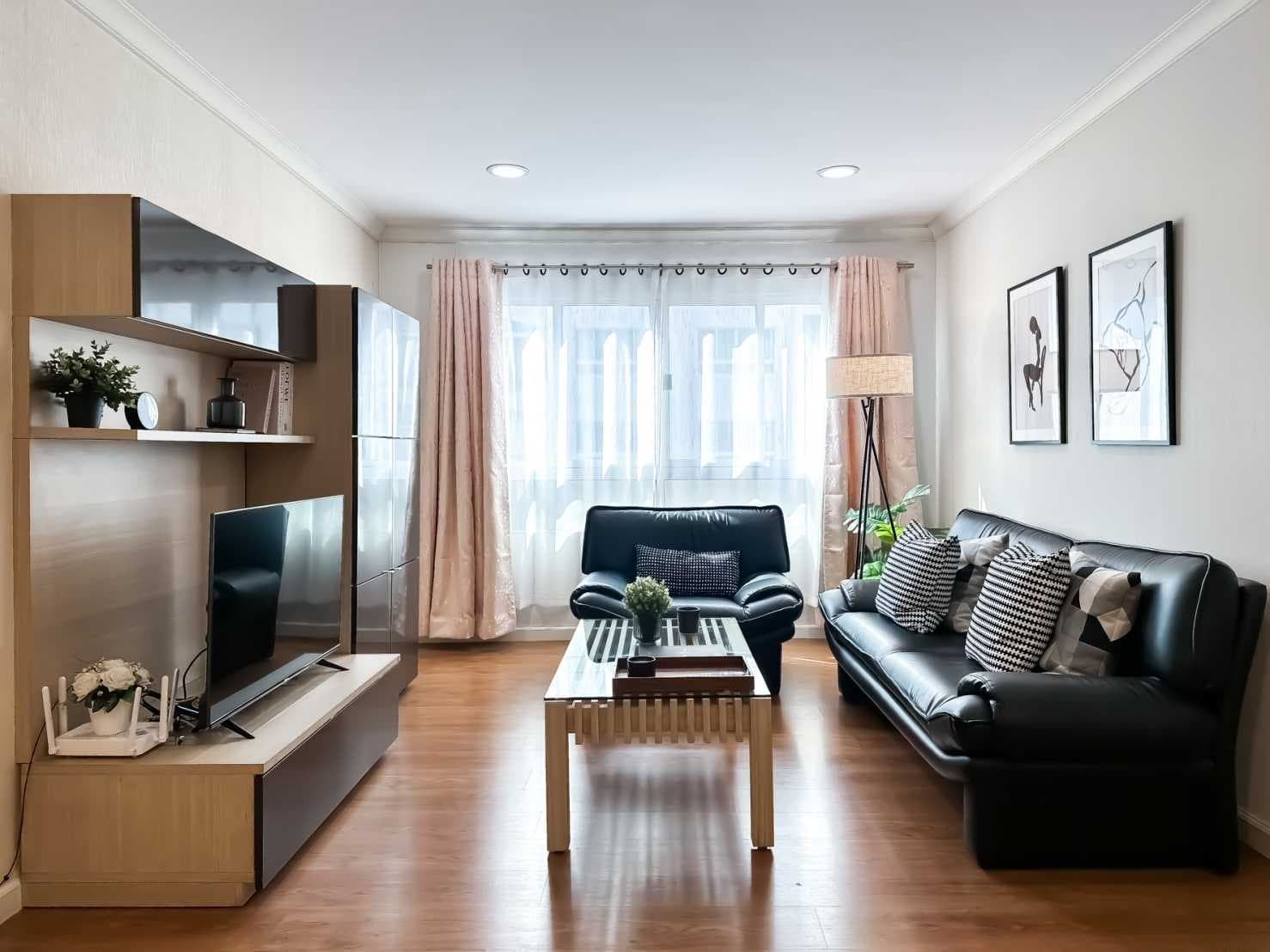 ขายพร้อมผู้เช่าคอนโด Lumpini Suite Sukhumvit 41 (ลุมพินี สวีท สุขุมวิท 41) 70 ตรม. 2 นอน 2 น้ำ ชั้น 6 พร้อมเฟอร์นิเจอร์ และ เครื่องใช้ไฟฟ้า