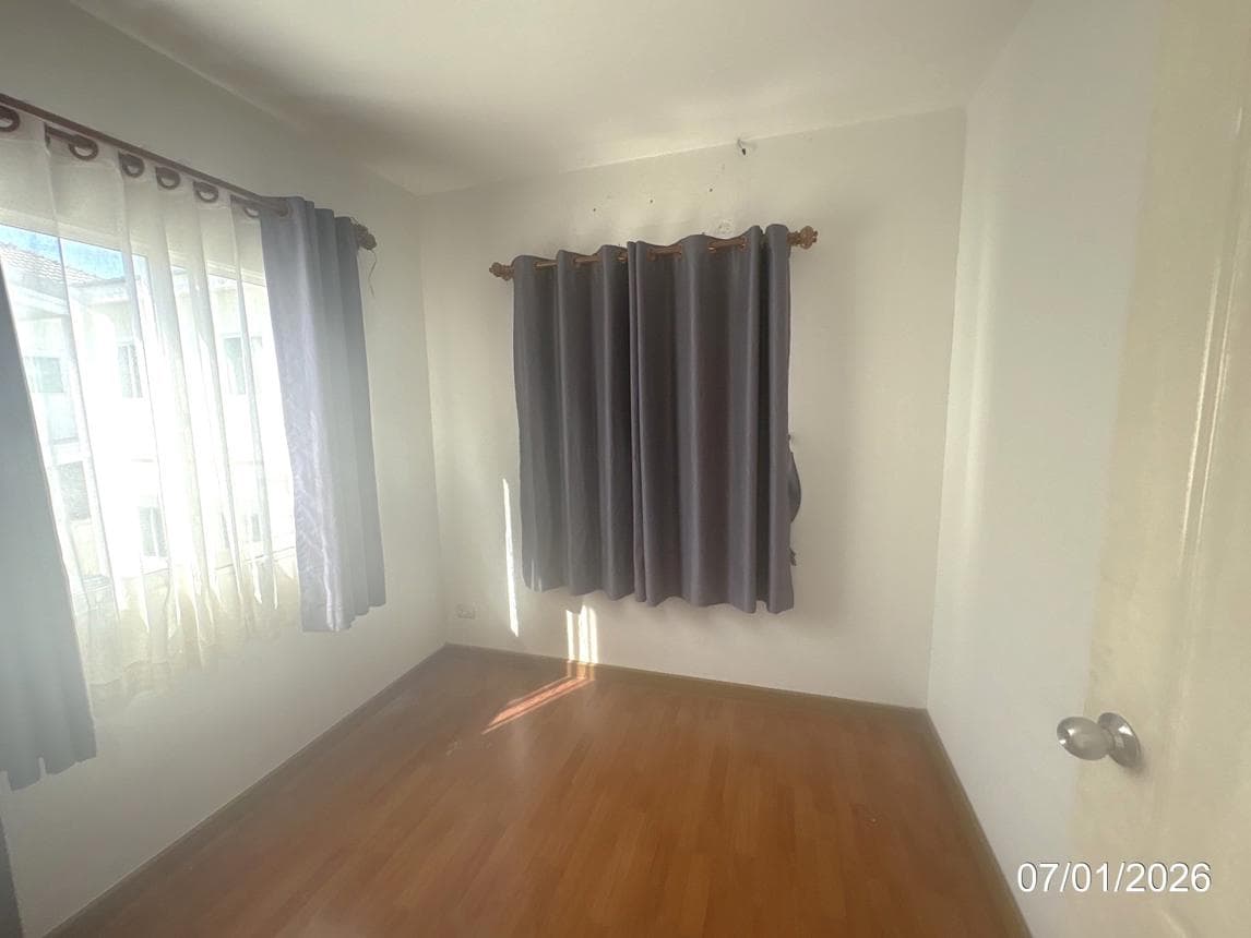 บ้านเดี่ยว ไลโอ นอฟ ระยอง-ปลวกแดง 4 ห้องนอน 2 ห้องน้ำ พื้นที่ 125.34 ตร.ม. ทำเลศักยภาพใกล้แหล่งงานและนิคมอุตสาหกรรม ราคาพิเศษ 2.73 ล้าน