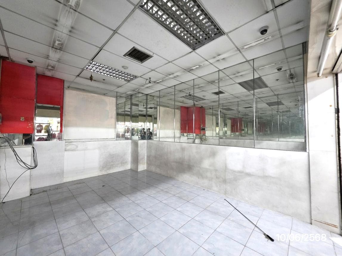 ขายห้องชุดสำนักงาน โบ๊เบ๊ทาวเวอร์ 2 ทำเลทองใจกลางเมือง ย่านการค้าและการคมนาคมขนส่ง ป้อมปราบศัตรูพ่าย