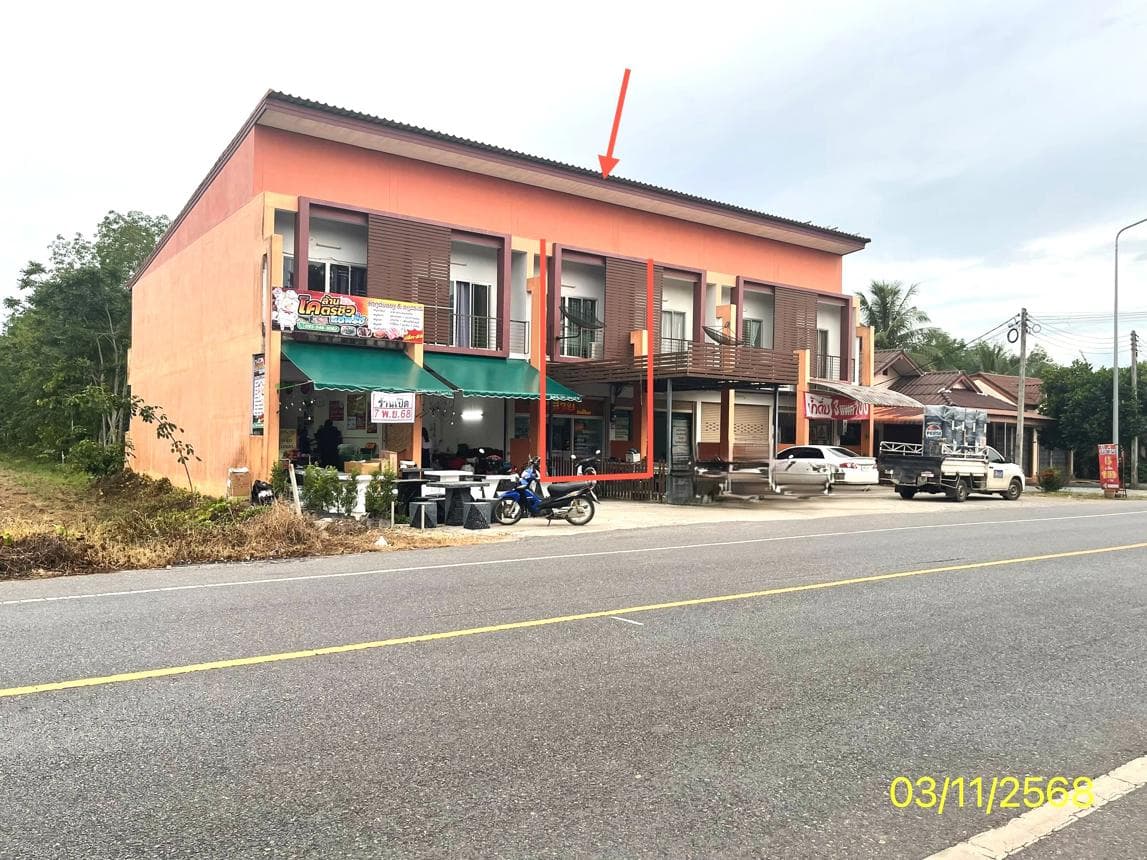 อาคารพาณิชย์ ร่มเมือง เมืองพัทลุง 2 ห้องนอน 140 ตร.ม. ทำเลติดถนน เดินทางสะดวก เหมาะทำธุรกิจ