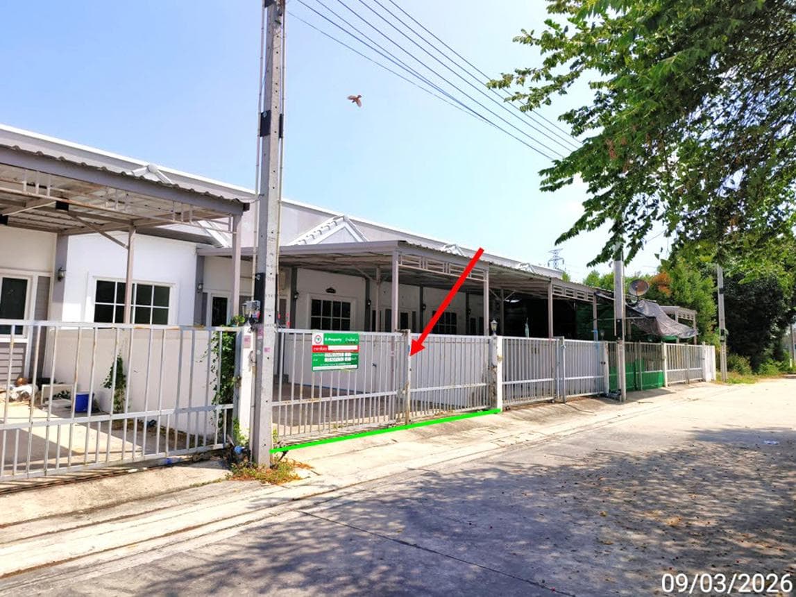 ทาวน์เฮ้าส์ เนินพระ เมืองระยอง ระยอง 2 ห้องนอน 2 ห้องน้ำ พื้นที่ 84 ตร.ม. บนเนื้อที่กว้าง 31.8 ตร.ว. ทำเลดีราคาไม่ถึง 2 ล้าน