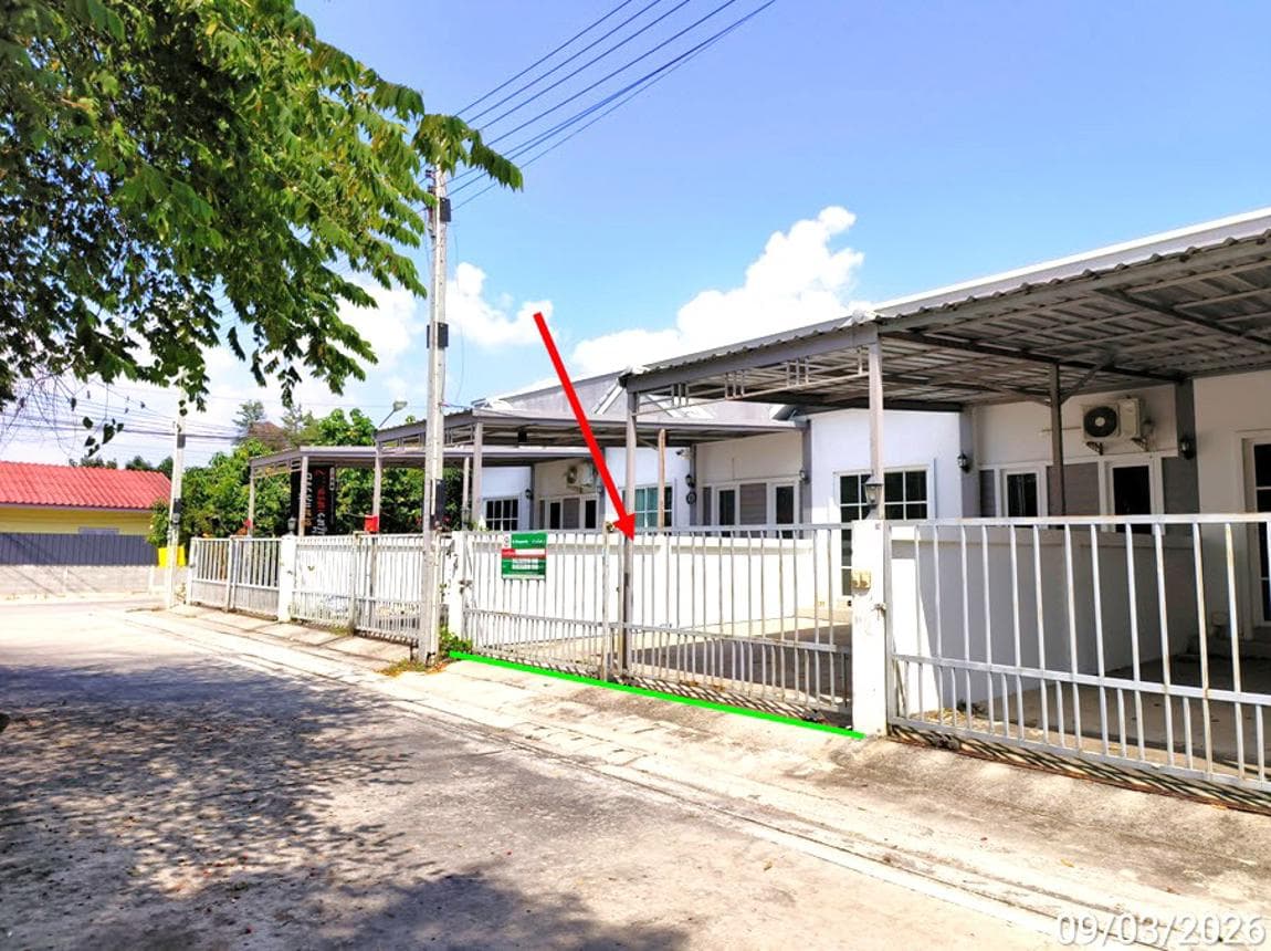 ทาวน์เฮ้าส์ เนินพระ เมืองระยอง ระยอง 2 ห้องนอน 2 ห้องน้ำ พื้นที่ 84 ตร.ม. บนเนื้อที่กว้าง 31.8 ตร.ว. ทำเลดีราคาไม่ถึง 2 ล้าน