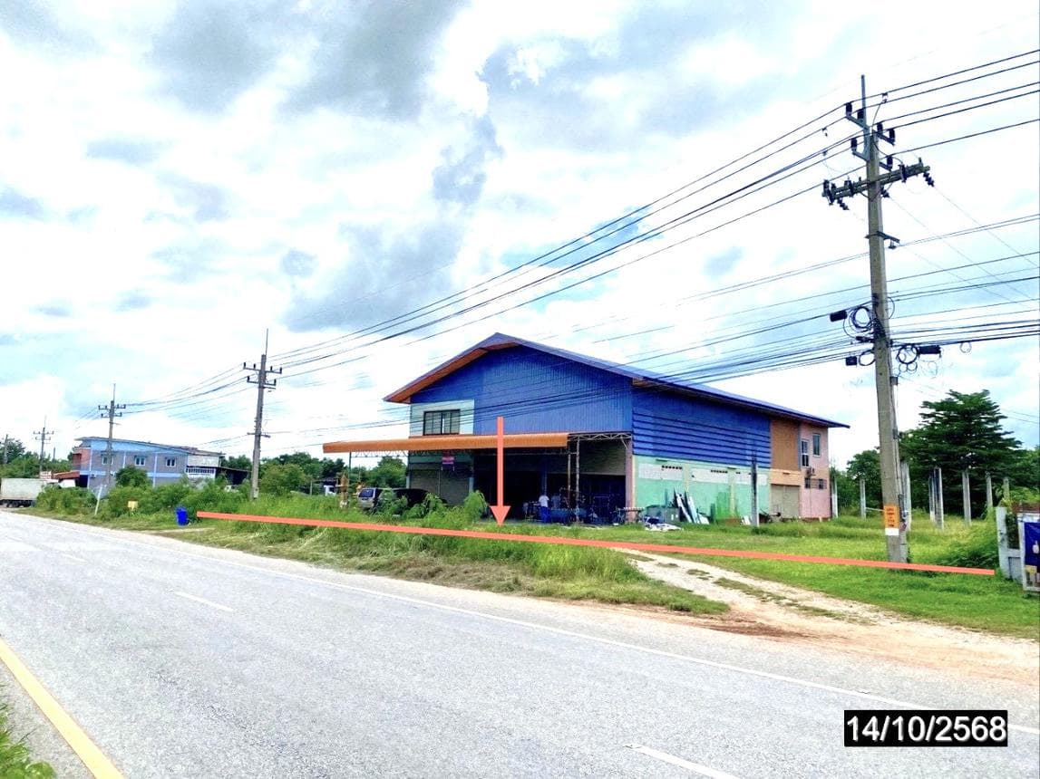 อาคารโรงงาน กุดน้ำใส จัตุรัส ชัยภูมิ พื้นที่ 34.2 ตร.ว. พื้นที่ใช้สอย 882 ตร.ม. 1 ห้องนอน 2 ห้องน้ำ